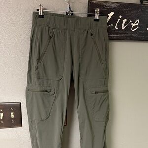 The North Face women’s Olive Green Cargo Pants size Small